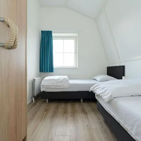 Luxurious 8-persons Bungalow With Lake View Vakantiehuis