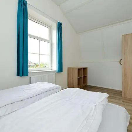 Luxurious 8-persons Bungalow With Lake View Vakantiehuis