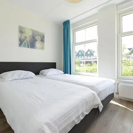 Luxurious 8-persons Bungalow With Lake View Vakantiehuis *