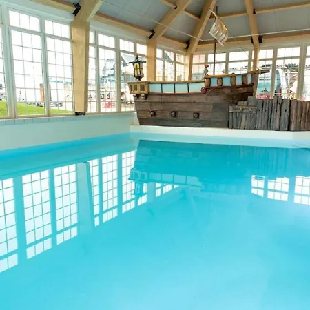 Luxurious 8-persons Bungalow With Lake View Vakantiehuis *