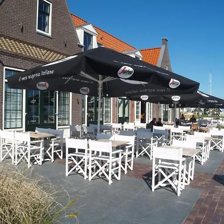 Vakantiehuis Luxurious 8-persons Bungalow With Lake View *