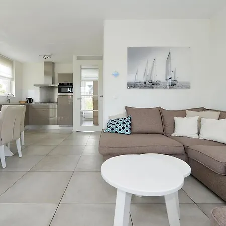 Luxurious 8-persons Bungalow With Lake View *